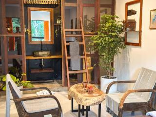 Gallery House - Artistic Villa with Plunge Pool - 1