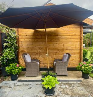 Blissful Wooden Haven - complete place is yours 5 min drive or train from parramatta - 1