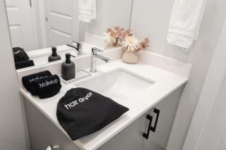 Luxe Loft 15 Min from NYC with Manhattan View - Jersey City - 8