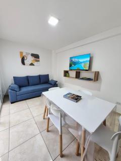 Excelente departamento con 2 patios en Zona Aldrey - 0