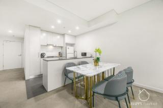 Merrylands Comfy 2b1b Apartment - 9