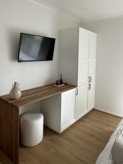 Hillview Studio One - 3