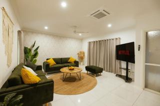 Seednest 7 bedroom beach house Pool &Game Room - Kewarra Beach - 7