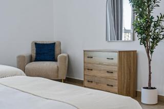 Yas Island 2BR Luxury Apartment by Ferrari World - Abu Dhabi - 2