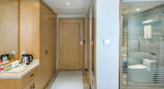 Vienna Hotel Chongqing Yangjiaping Pedestrian Street Light Railway Station - 5