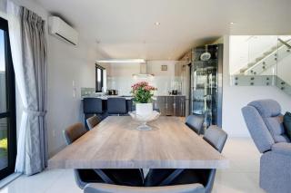 Modern Spacious Home with Backyard and Parking - 1