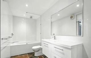 Lakeside Escape in Bradys Lake - 4