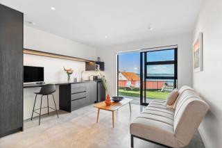 Point Chevalier Beach Studio with Ocean Views - 2