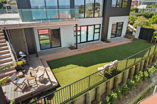 Point Chevalier Beach Studio with Ocean Views - 1