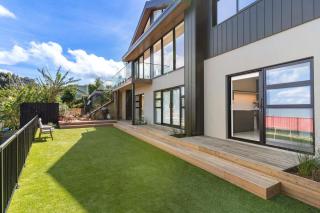 Elegant Coastal Studio with Beach Access and Ocean Views - 1