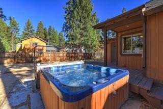 Knotty by Nature 3 bed home - 8