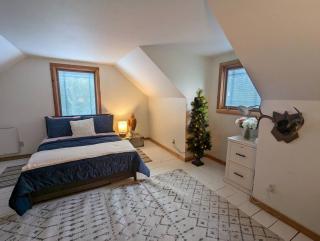 Seasonal Bliss Ski-Hike-Relax - 2