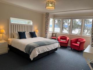 Anchorage Waterfront Retreat - 9