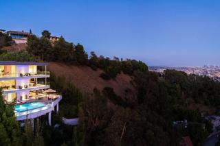 Stunning Hollywood Villa Pool and Panoramic Views - 5