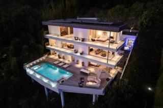 Stunning Hollywood Villa Pool and Panoramic Views - 3