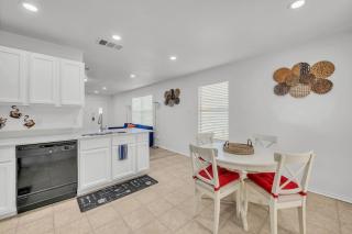 Cozy Home Near Tesla COTA Austin Airport - 2