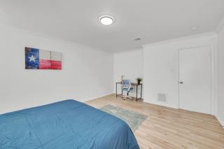 Cozy Home Near Tesla COTA Austin Airport - 1