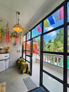 Sundowner Cozy 1 BHK ,5 min Beach ,AC & Balcony - 4