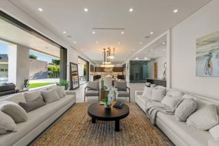 Modern Sherman Oaks Oasis with POOL and HOT TUB - 8