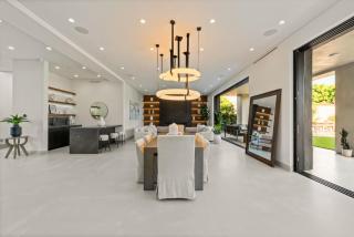 Modern Sherman Oaks Oasis with POOL and HOT TUB - 4