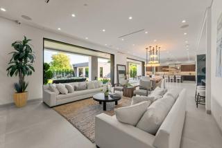 Modern Sherman Oaks Oasis with POOL and HOT TUB - 3