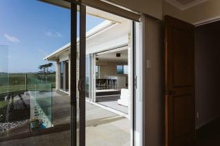 ABC on Wanaka Bay - beachfront home w. ocean views - 7