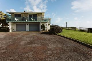 ABC on Wanaka Bay - beachfront home w. ocean views - 6