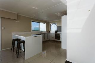 ABC on Wanaka Bay - beachfront home w. ocean views - 4