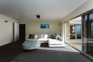 ABC on Wanaka Bay - beachfront home w. ocean views - 1