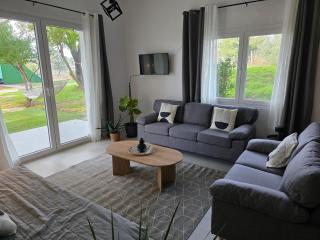 Black N' White Cozy Housegarden - 8