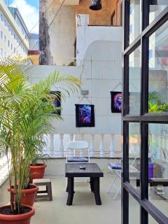 Sundowner Cozy 1 BHK ,5 min Beach ,AC & Balcony - 2