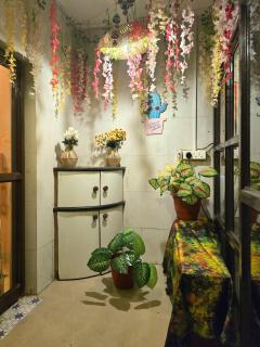 Sundowner Cozy 1 BHK ,5 min Beach ,AC & Balcony - 3