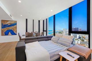 Skyline Showdown - Views, Games & Vibes - 6