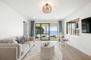 Wanaka Studio - sea views from your private patio - 8