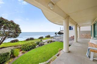 Wanaka Studio - sea views from your private patio - 0