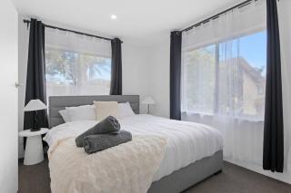 The Coastal Escape - Games & Vibes - 9