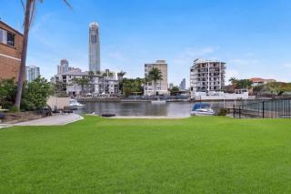 The Retro Reef - Games & Vibes - 4