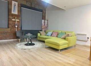 Sampaul Bradford Apartment - 9