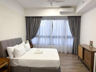 Luxury High-Rise Retreat - 3