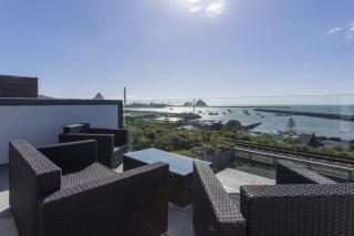The Waterfront Escape - with panoramic sea views - 6