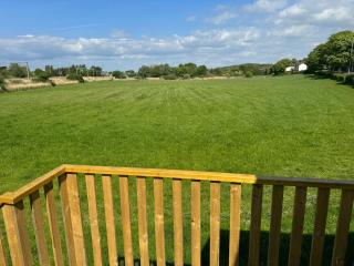 Luxury Beachfront Lodge - 8