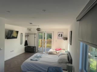 Luxury Beachfront Lodge - 6