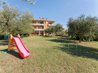 Cozy apartment with swimming pool and gym on Lake Trasimeno - 1