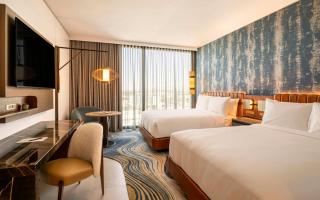 The REMI, Scottsdale, Autograph Collection - 8