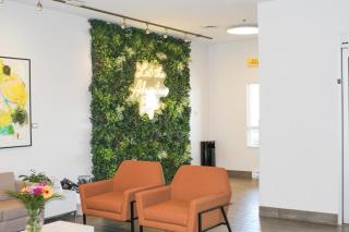 Super 8 by Wyndham Winnipeg East MB - 1