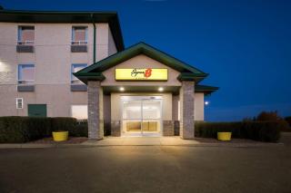 Super 8 by Wyndham Prince Albert - 6