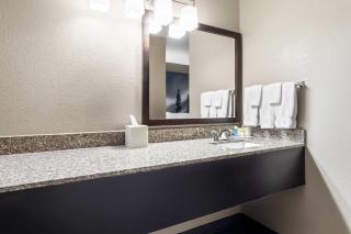 Super 8 by Wyndham Prince Albert - 7