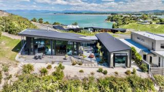 Kaiteri Sands Retreat - 8