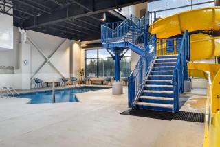 Microtel Inn & Suites by Wyndham Mont Tremblant - 1