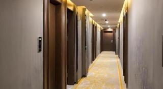 ZMAX Hotel Guangzhou South Dongxiao Nanzhou Metro Station - 1